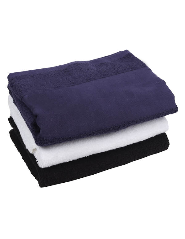 Towel CityKylpypyyhe Logolla yksilöitynä